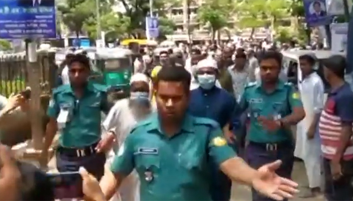 ড. জাফর ইকবালকে হত্যাচেষ্টা মামলার আসামিরা আদালতে