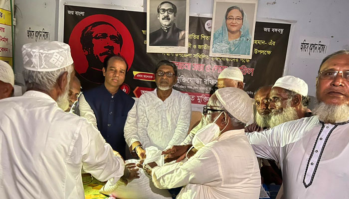 সন্দ্বীপে ১০ হাজার মানুষের মাঝে খাদ্য সামগ্রী বিতরণ