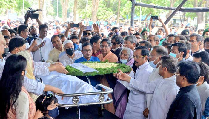 মা-বাবার কবরের পাশে চিরনিদ্রায় শায়িত হবেন মুহিত