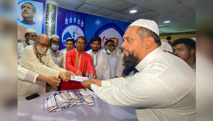 প্রধানমন্ত্রীর পক্ষ থেকে ১০০ মসজিদে কোটি টাকা দান