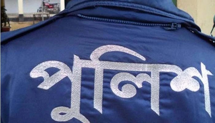 মামলার ভয় দেখিয়ে টাকা আদায়ের অভিযোগ: ৩ পুলিশ সদস্য প্রত্যাহার