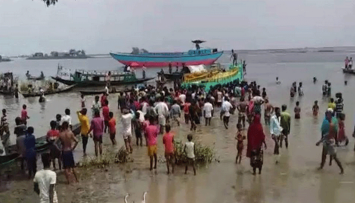 ইটনায় নৌকাডুবি: নারীর মরদেহ উদ্ধার, নিখোঁজ শিশু ইটনায় নৌকাডুবি: নারীর মরদেহ উদ্ধার, নিখোঁজ শিশু