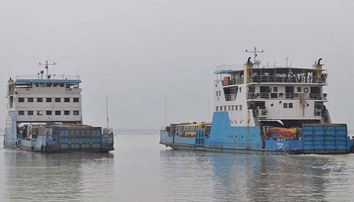 শিমুলিয়া-বাংলাবাজার রুটে ছোট নৌযান চলাচল বন্ধ শিমুলিয়া-বাংলাবাজার রুটে ছোট নৌযান চলাচল বন্ধ