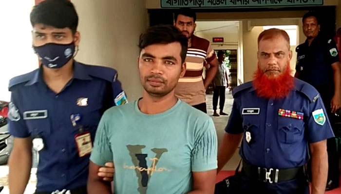 ৯৯৯ নম্বরে গৃহবধূর ফোন, ধর্ষণের অভিযোগে যুবক আটক ৯৯৯ নম্বরে গৃহবধূর ফোন, ধর্ষণের অভিযোগে যুবক আটক