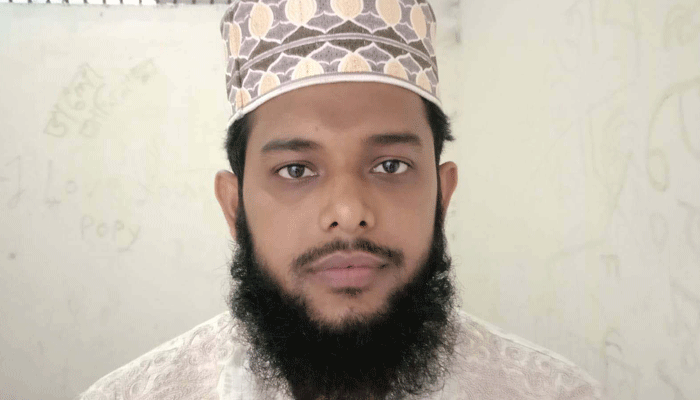 ফতুল্লায় পরিচয় লুকিয়ে শিক্ষকতা করা ‘জঙ্গি' গ্রেপ্তার ফতুল্লায় পরিচয় লুকিয়ে শিক্ষকতা করা ‘জঙ্গি' গ্রেপ্তার