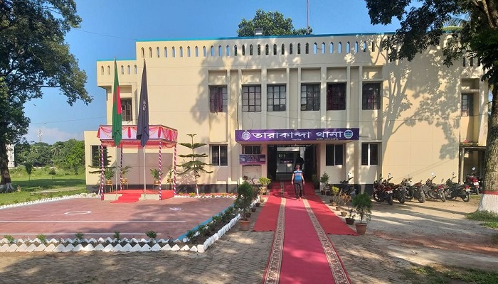 মাদকাসক্ত যুবকের কোপে প্রাণ গেল আদিবাসী বৃদ্ধের মাদকাসক্ত যুবকের কোপে প্রাণ গেল আদিবাসী বৃদ্ধের