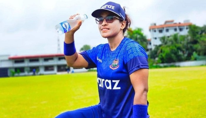 দেশে ফিরেই রুমানার সেঞ্চুরি