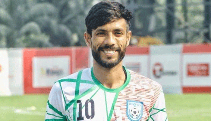ক্যাম্পে আসতে দেরি, দল থেকে বাদ জীবন