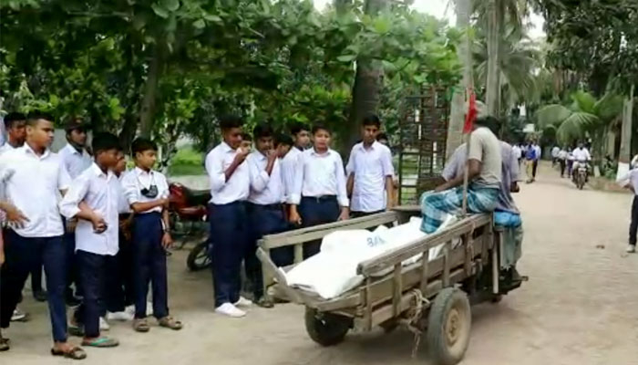 মাংস খাওয়ানোর কথা বলে দেবরকে ডেকে নেন ভাবি, অতঃপর...