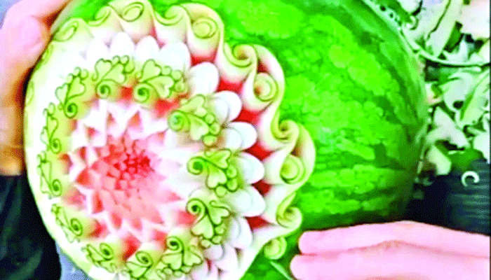 তরমুজে নয়ন জুড়ানো শিল্পকর্ম