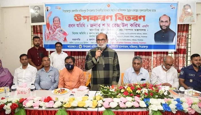 প্রধানমন্ত্রী প্রান্তিক মানুষকে স্বাবলম্বী করতে চান: শ ম রেজাউল করিম