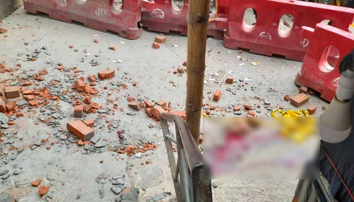 মিরপুরে মেট্রোরেলের ব্লক পড়ে পথচারী নিহত