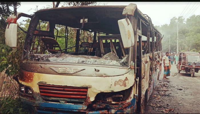 বাসচাপায় গেল স্কুলছাত্রের প্রাণ বাসচাপায় গেল স্কুলছাত্রের প্রাণ