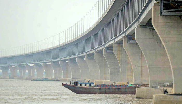 পদ্মা সেতুতে যান চলাচল শুরু ২৬ জুন সকাল ৬টা থেকে: কাদের পদ্মা সেতুতে যান চলাচল শুরু ২৬ জুন সকাল ৬টা থেকে: কাদের