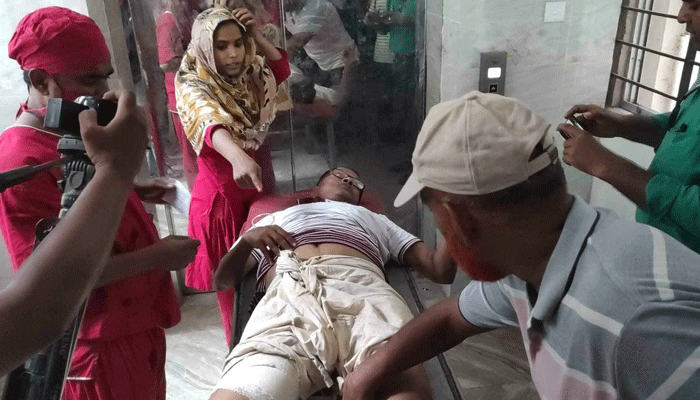 সাতক্ষীরায় আ’লীগ নেতাকে পায়ে গুলি, হাসপাতালে ভর্তি সাতক্ষীরায় আ’লীগ নেতাকে পায়ে গুলি, হাসপাতালে ভর্তি