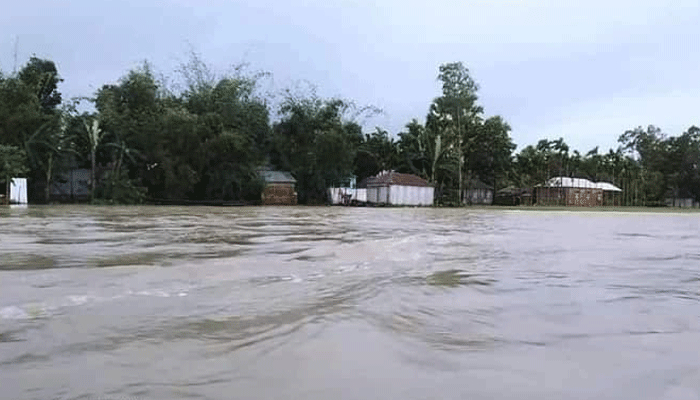 তিস্তার পানি বেড়ে চরাঞ্চল প্লাবিত, খুলে দেওয়া হয়েছে সব জলকপাট