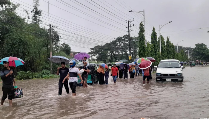 বানভাসিদের কাছে বিল চেয়ে মাইকিং পল্লী বিদ্যুতের