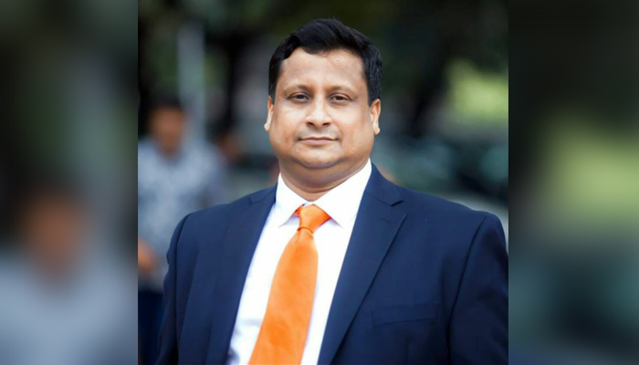 চাকরিচ্যুত হয়েও ঢাবির আবাসিক ভবনে বাস শিক্ষকের