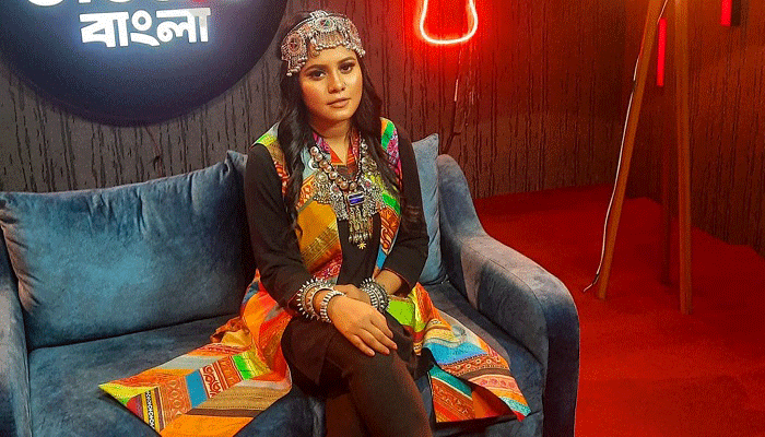 টাঙ্গাইলের মিতুর কণ্ঠে লালনের ‘সব লোকে কয়’