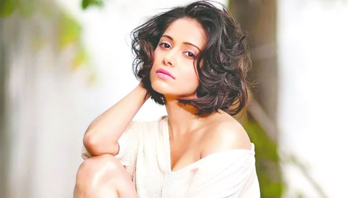 নুসরাতের লড়াই