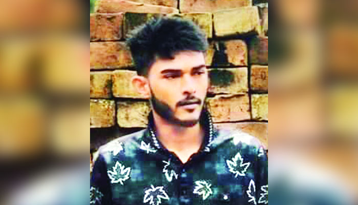 বখাটের হাত থেকে বাঁচতে কলেজছাত্রীর আত্মহত্যা!