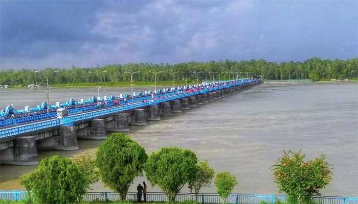 খুলে দেওয়া হলো তিস্তা বাঁধের সবকটি জলকপাট