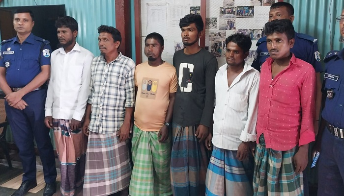 চাঁদপুরে আবারও সক্রিয় বালুখেকো, আটক ১৬
