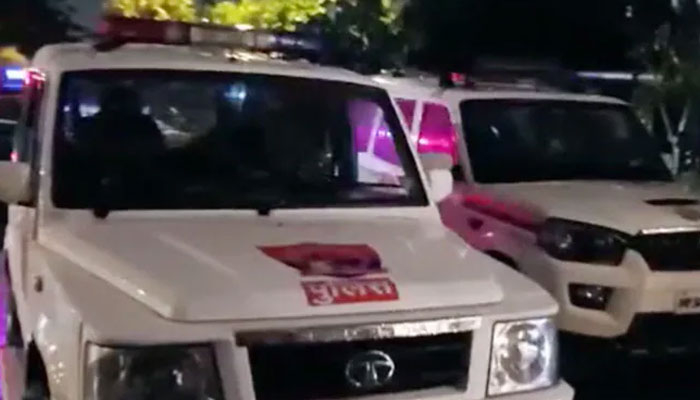 মোবাইলে গেম খেলতে বাধা দেওয়ায় মাকে গুলি করে হত্যা