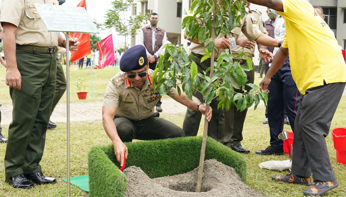 সেনাবাহিনীর বৃক্ষরোপণ কর্মসূচির উদ্বোধন