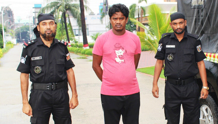 পুলিশ কনস্টেবলকে চাপা দেওয়া বাসের চালক গ্রেপ্তার