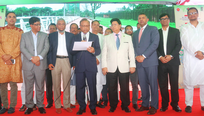 উন্নয়ন-অগ্রযাত্রায় রাজনীতি বিবেচনা করা হয় না: তাজুল ইসলাম