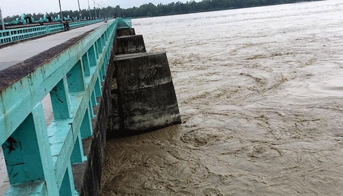 পানি কমছে তিস্তা ও জলঢাকায়