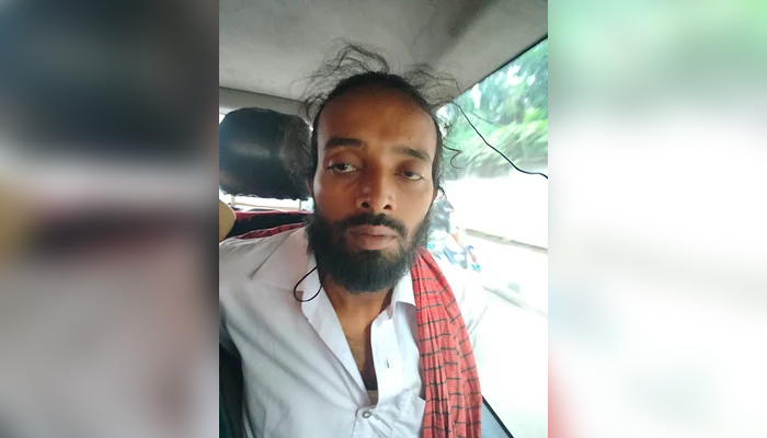 চলন্ত বাসে ছাত্রীকে নিপীড়ন: চালকের সহকারী গ্রেপ্তার চলন্ত বাসে ছাত্রীকে নিপীড়ন: চালকের সহকারী গ্রেপ্তার