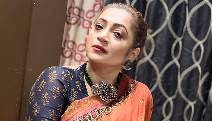 বাচ্চারা জানে না টুটুল বিয়ে করেছে, আমিও জানাতে চাইনা: তানিয়া বাচ্চারা জানে না টুটুল বিয়ে করেছে, আমিও জানাতে চাইনা: তানিয়া