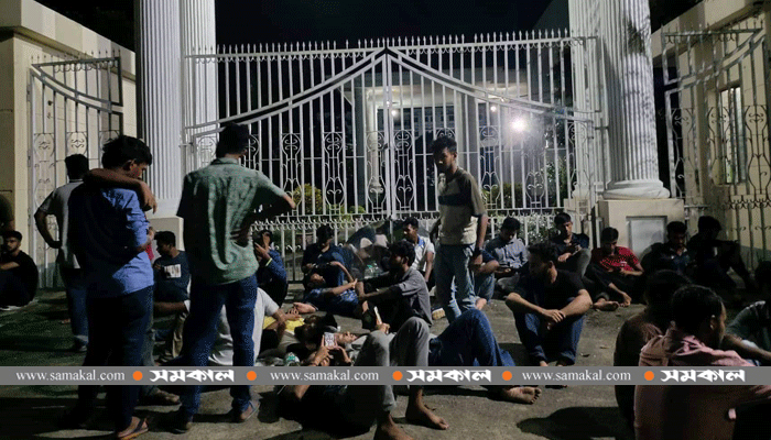 শাস্তিমূলক ব্যবস্থার খবরে হাবিপ্রবিতে অনশনে ছাত্রলীগের একাংশ