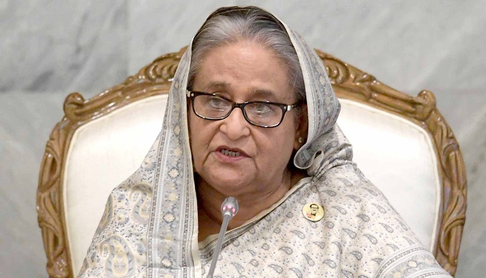 চাকরির পেছনে না ছুটে দক্ষ জনশক্তি হতে হবে