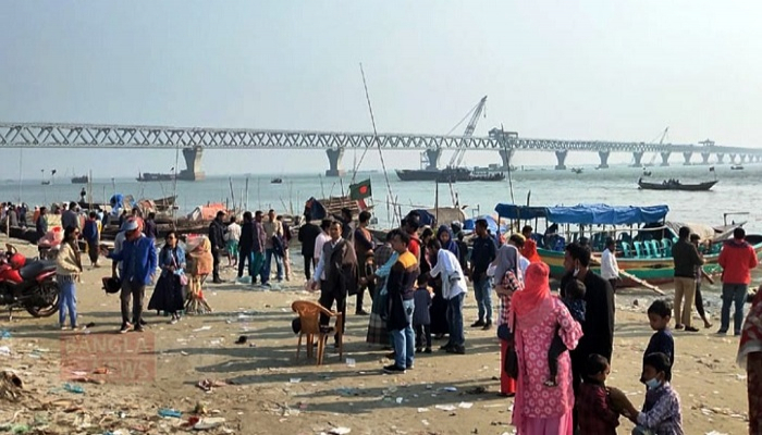 ছুটির দিনে পদ্মা সেতু ভ্রমণ