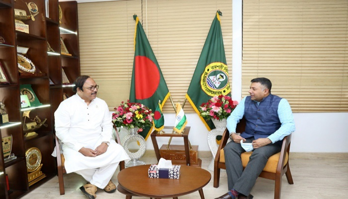 রাজশাহী-কলকাতা বাস ও ট্রেন চালু নিয়ে আলোচনা