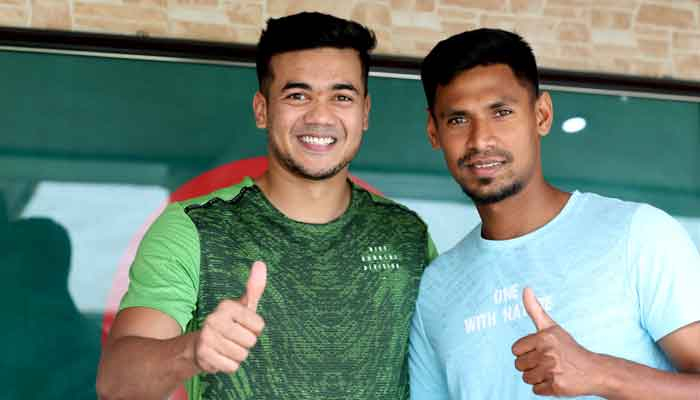 বোলাররাও তাকিয়ে ব্যাটারদের দিকে