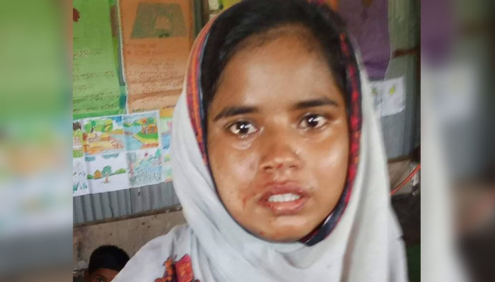 পেকুয়ায় স্কুলে ঢুকে শিক্ষিকার নাক ফাটালেন যুবক