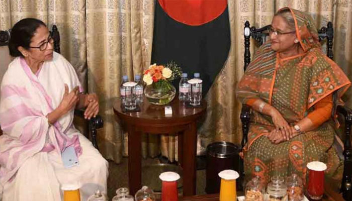পদ্মা সেতু দেখতে মমতাকে চিঠি দিয়ে আমন্ত্রণ শেখ হাসিনার