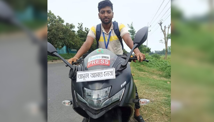 দাউদকান্দিতে বাসচাপায় সাংবাদিকসহ তিনজন নিহত