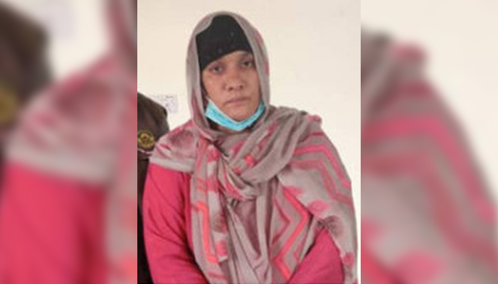 চাকরি দেওয়ার নামে কোটি টাকা হাতিয়েছেন এক নারী