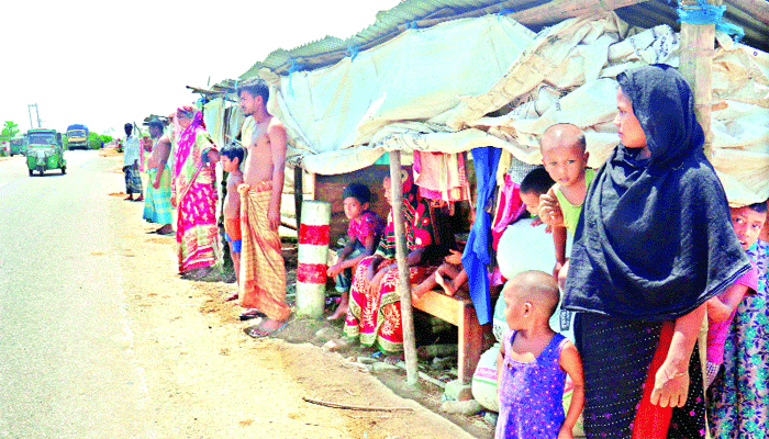 রোজিনাদের ঈদ এবার রাস্তায়