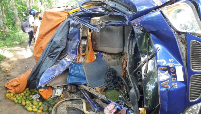 বাস-পিকআপের মুখোমুখি সংঘর্ষ, চালক-হেলপার নিহত