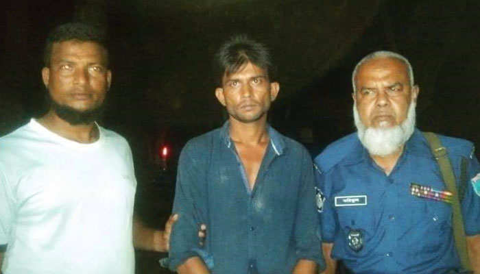 অভয়নগরে স্ত্রী ও ২ মেয়েকে হত্যা, স্বামী আটক