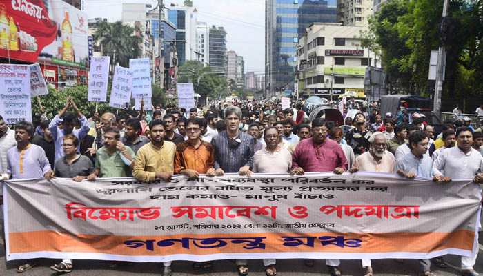নির্বাচন ঘিরে ছেড়ে দেওয়া হচ্ছে অপরাধীদের নির্বাচন ঘিরে ছেড়ে দেওয়া হচ্ছে অপরাধীদের