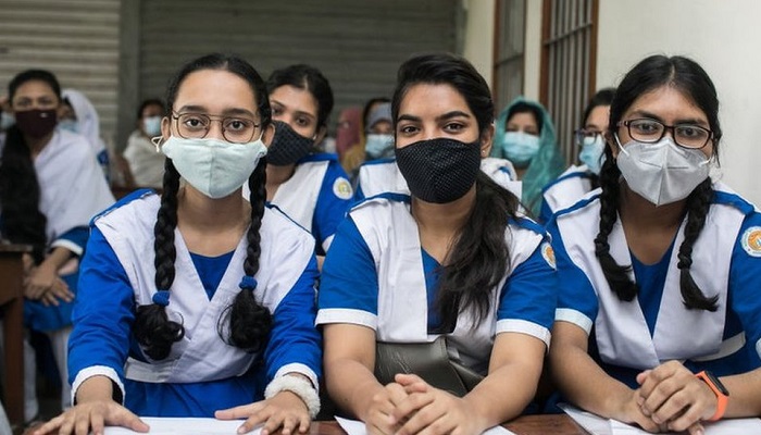 ব্ল্যাকমেইল আছে, পড়াশোনা নেই ব্ল্যাকমেইল আছে, পড়াশোনা নেই