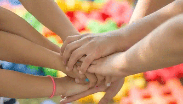 প্রিয় বন্ধুদের পাঠাতে পারেন যেসব বার্তা