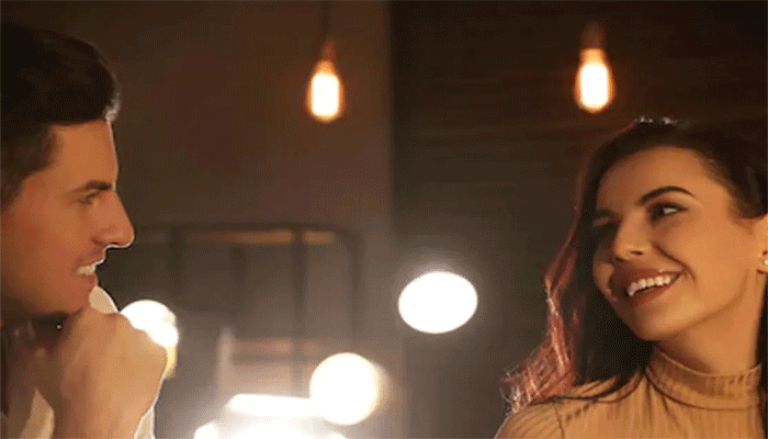 প্রথমবার ডেটে যাচ্ছেন? কোন ভুলগুলি এড়িয়ে চলবেন